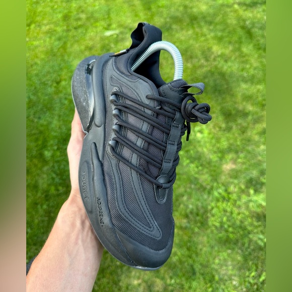 Women’s running shoes Adidas AlphaBoost V1 Core Black brand new size 8,5 us - Picture 2 of 6